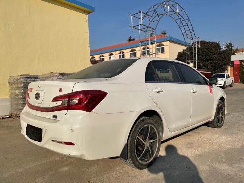 烟台抵押车14年比亚迪秦出售
