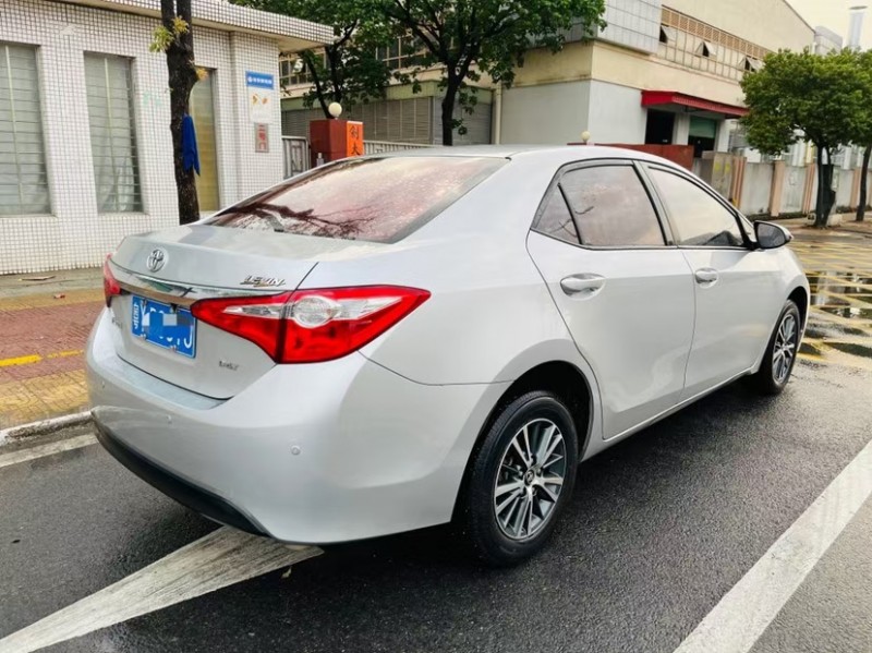 东莞抵押车17年丰田雷凌出售