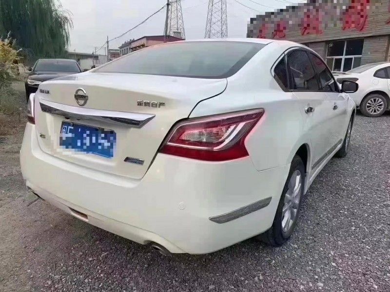 保定15年日产天籁3