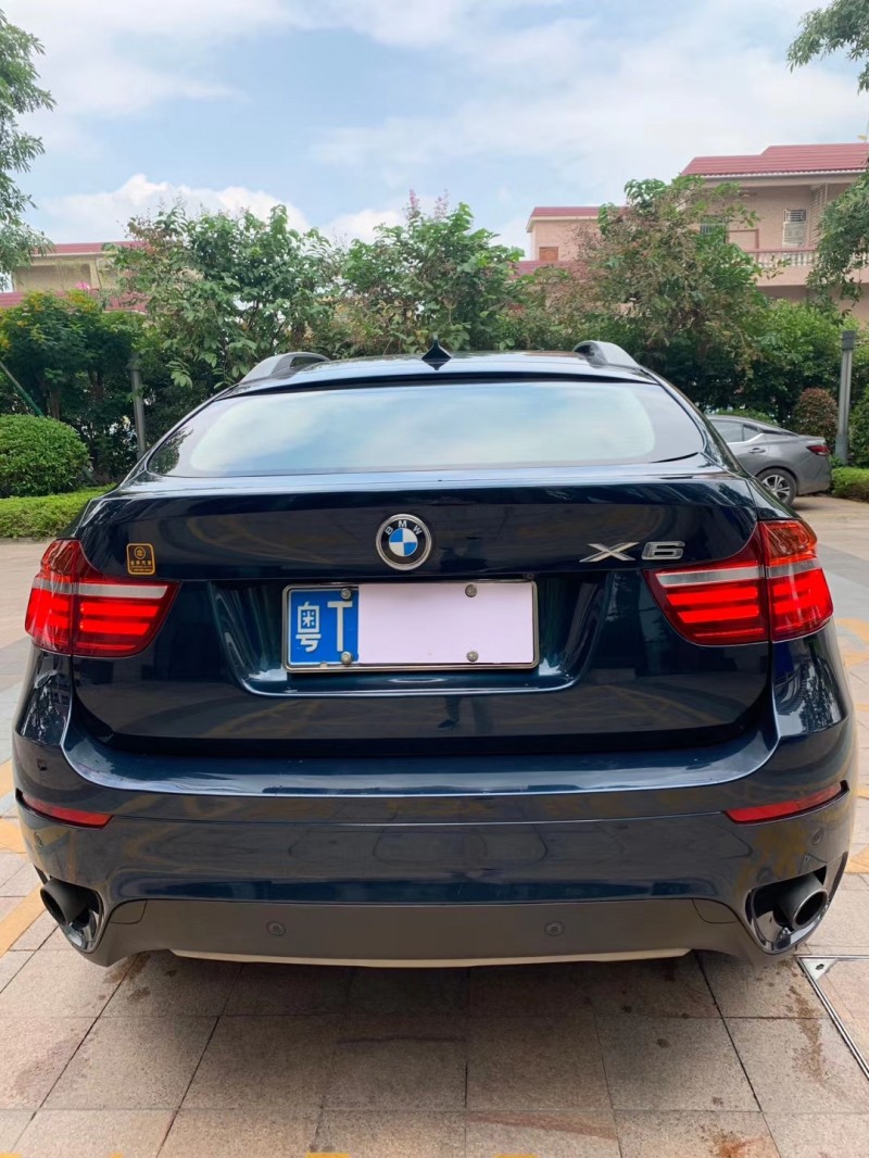 中山13年宝马X67