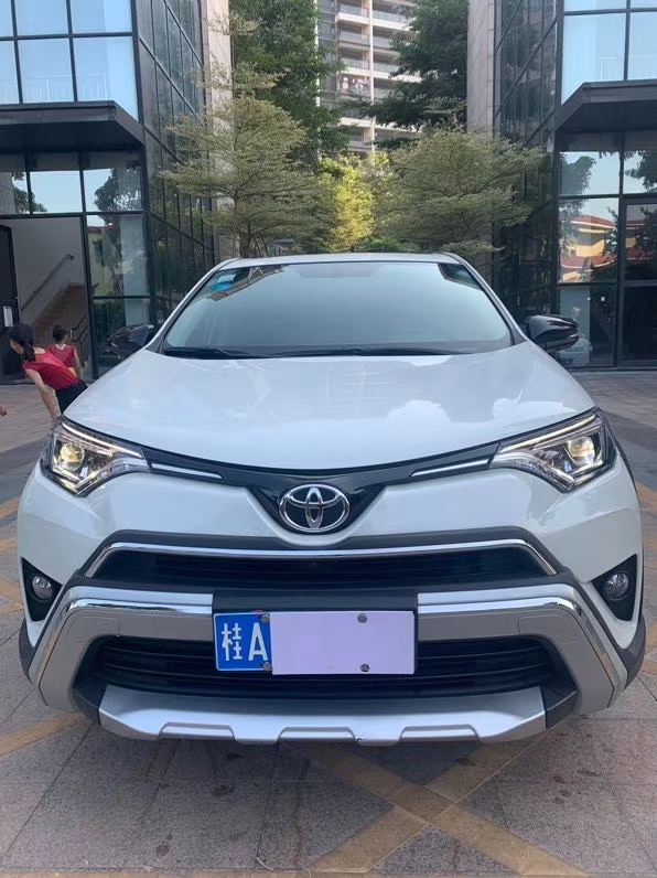 中山18年丰田RAV49