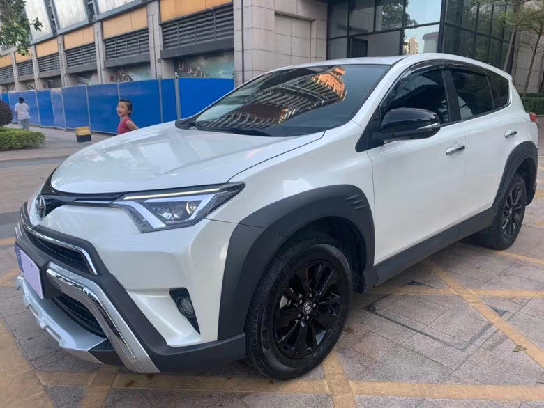 中山18年丰田RAV47