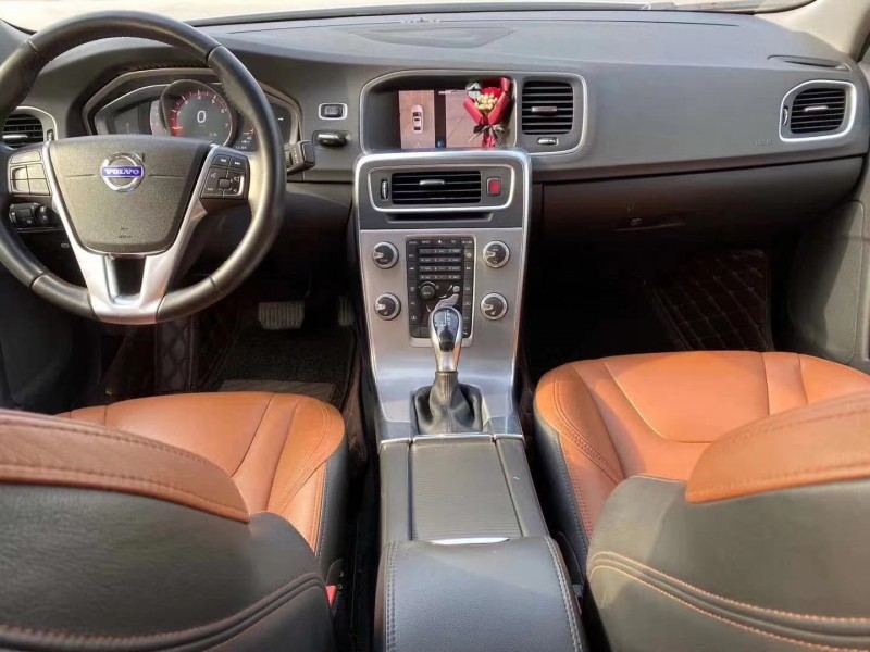 保定18年沃尔沃S60L4