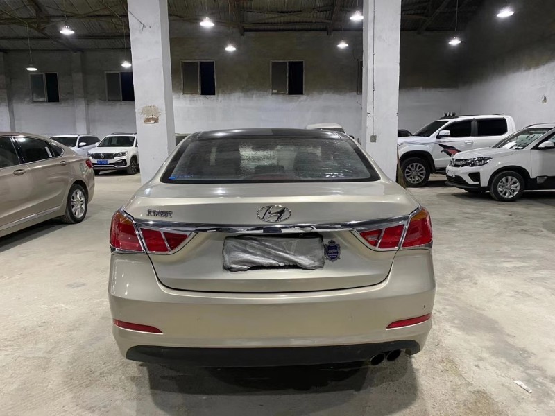 成都14年现代名图8