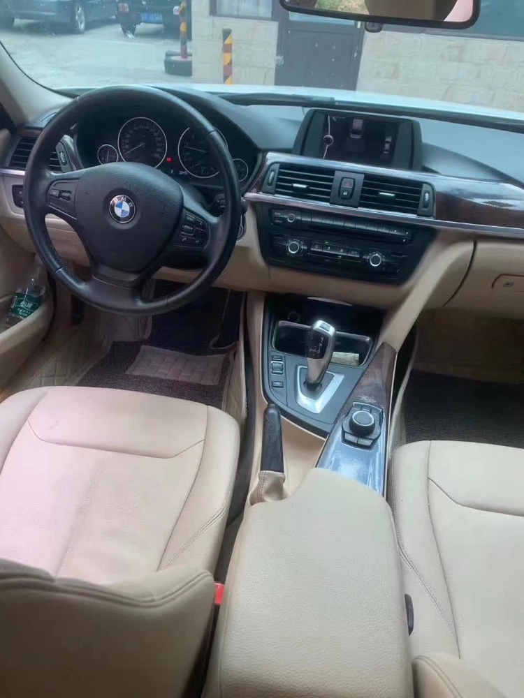 保定13年宝马3系8