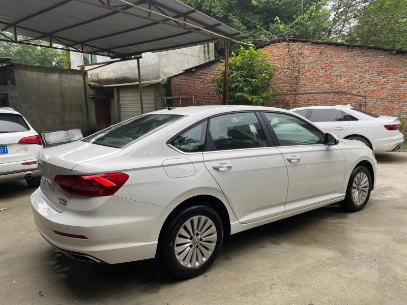 成都20年大众朗逸1