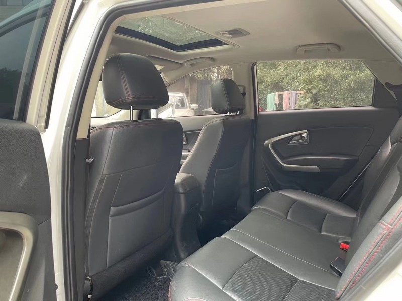 成都16年华泰圣达菲4