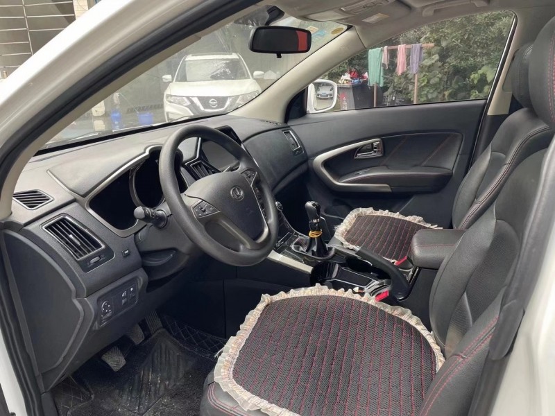 成都16年华泰圣达菲6