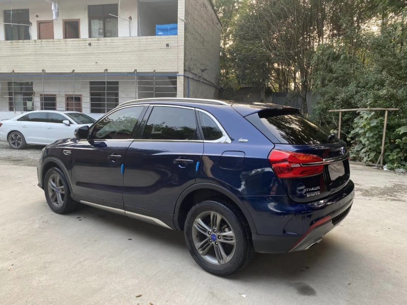 成都19年君马汽车MEET39