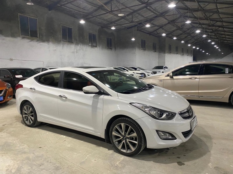 成都15年现代朗动3