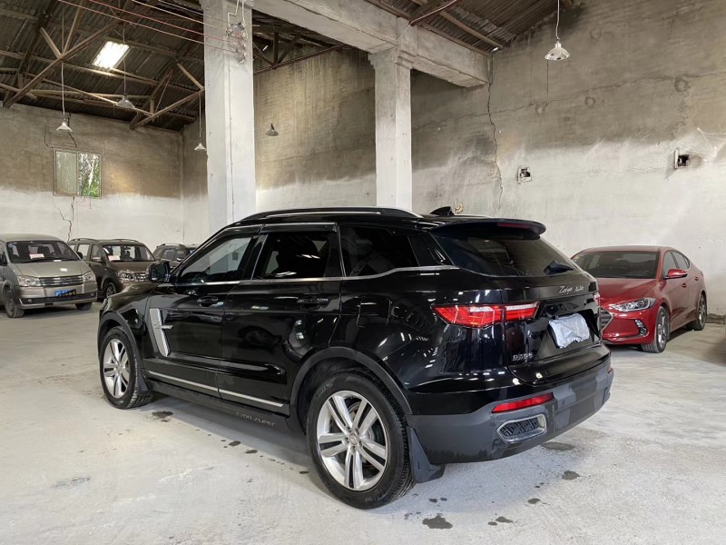 成都18年众泰T7008