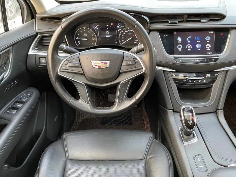 北京18年凯迪拉克XT52