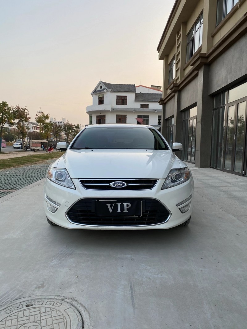 徐州15年福特蒙迪欧-致胜9