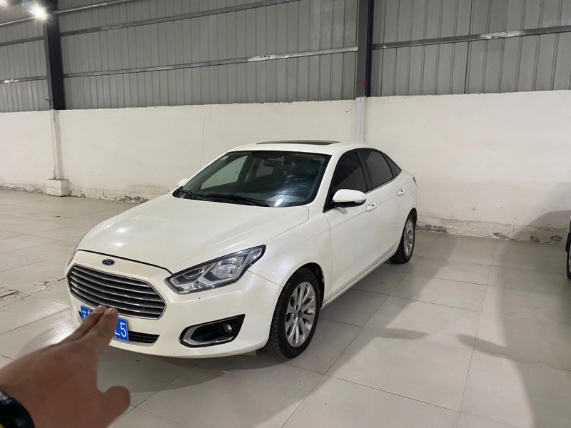 徐州17年福特福睿斯3