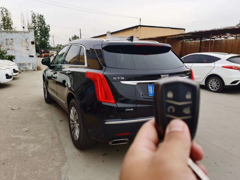 北京17年凯迪拉克XT52