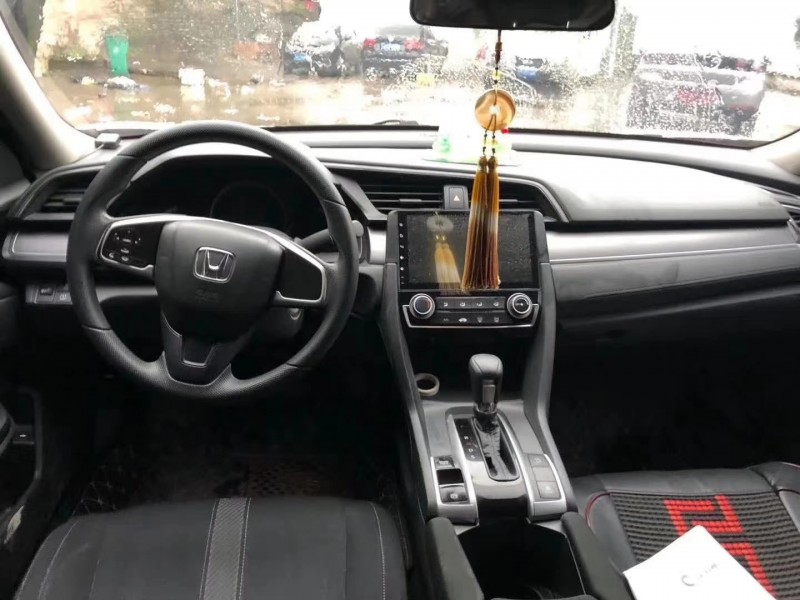 重庆17年本田思域5