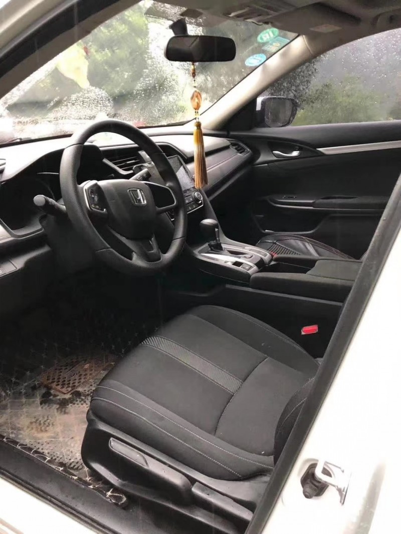 重庆17年本田思域6