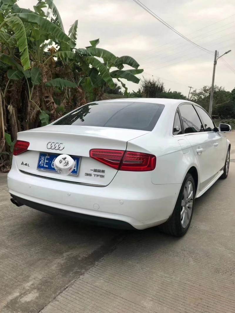 中山14年奥迪A4L8