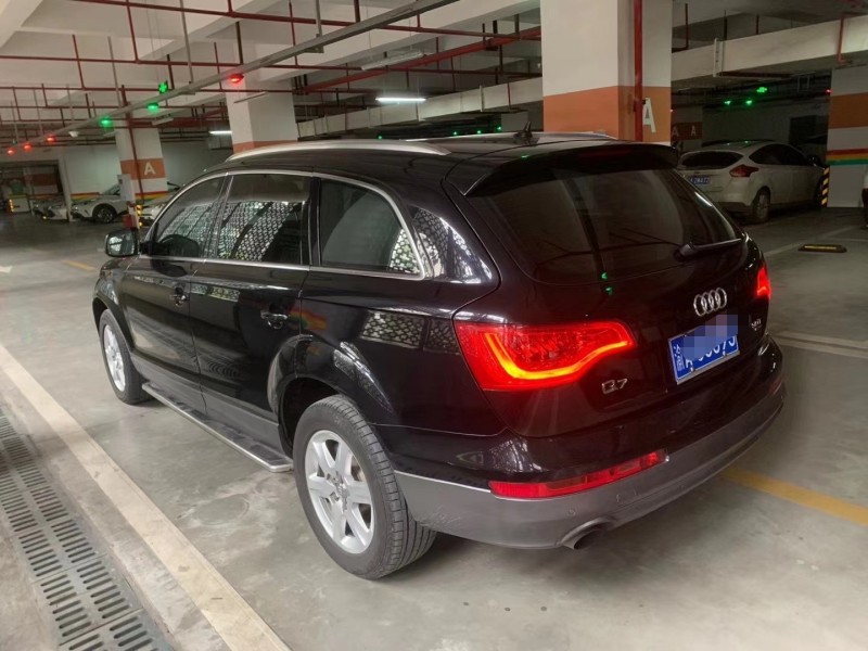 重庆11年奥迪Q77