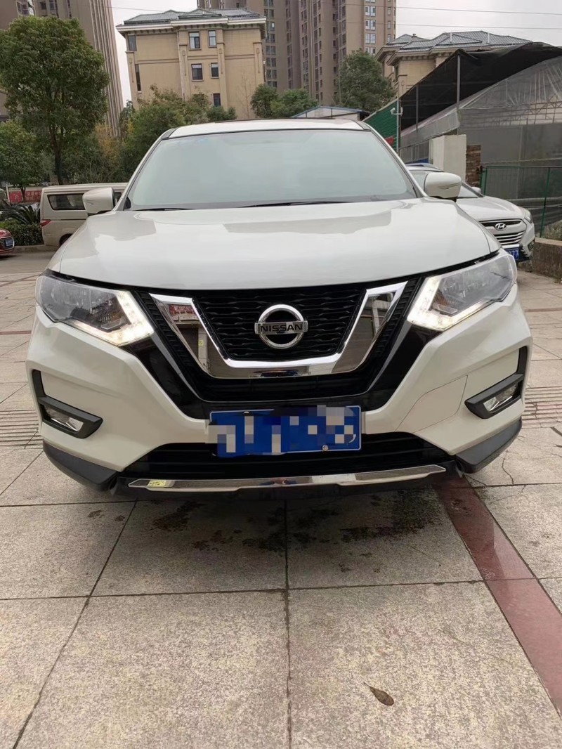 長沙18年日產奇駿9
