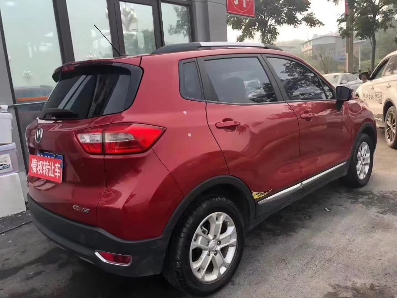 成都19年长安汽车长安CS153