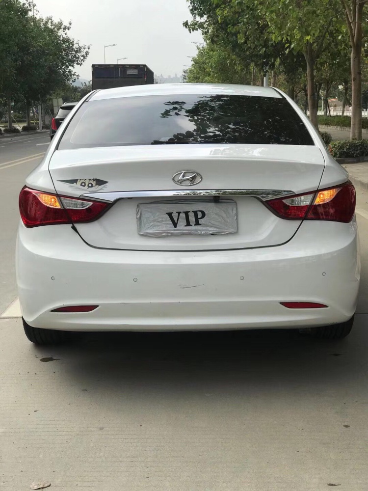 中山16年现代索纳塔八4