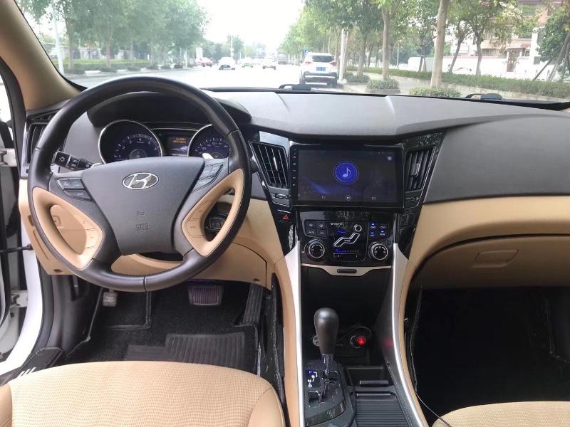 中山16年现代索纳塔八7