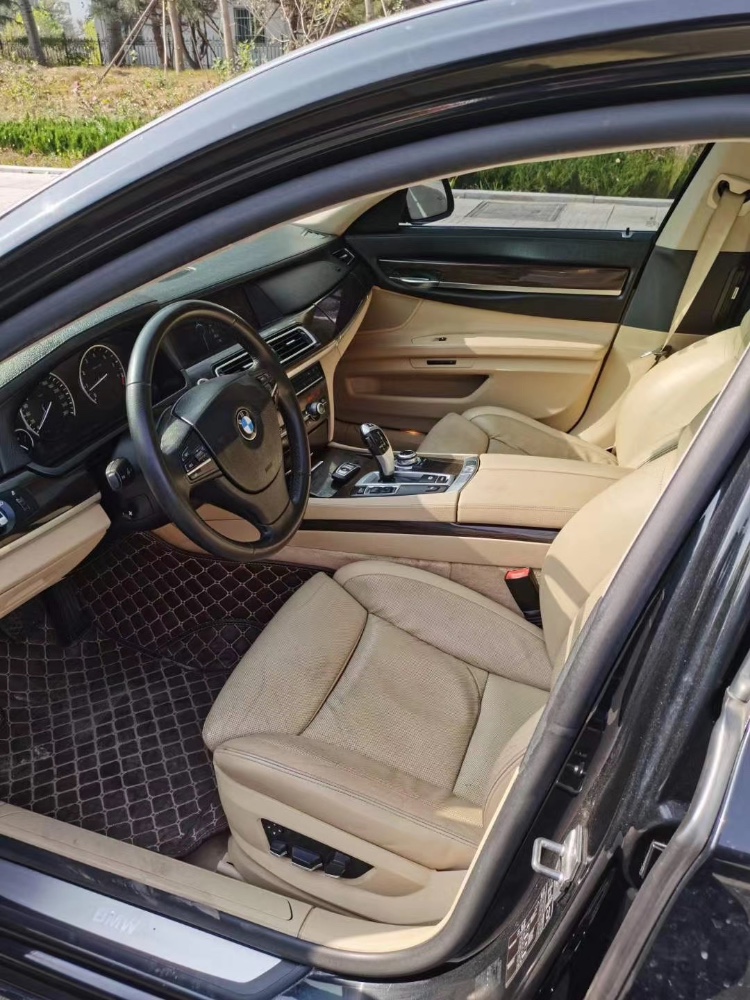 青岛10年宝马7系8