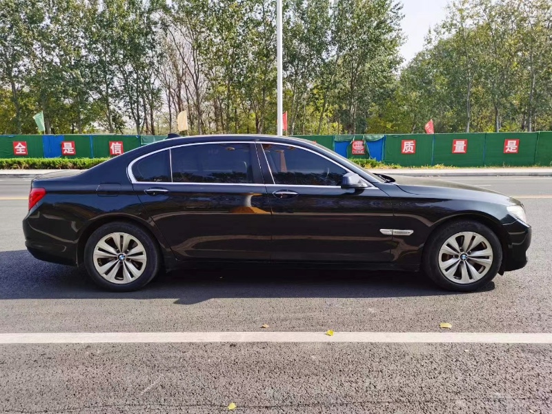 青岛10年宝马7系4