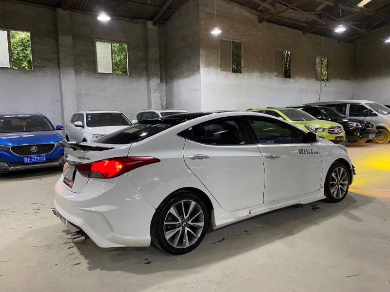 成都14年现代朗动9