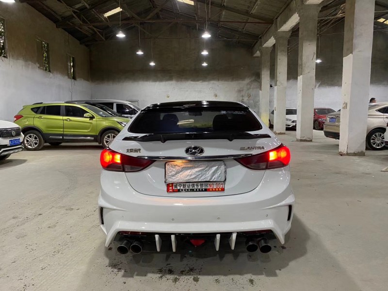 成都14年现代朗动8