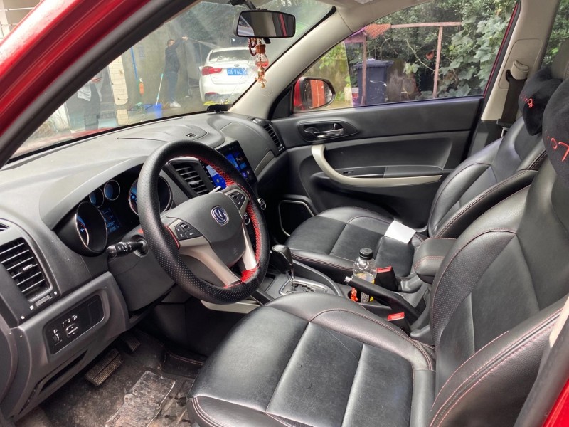 成都14年长安汽车长安CS356