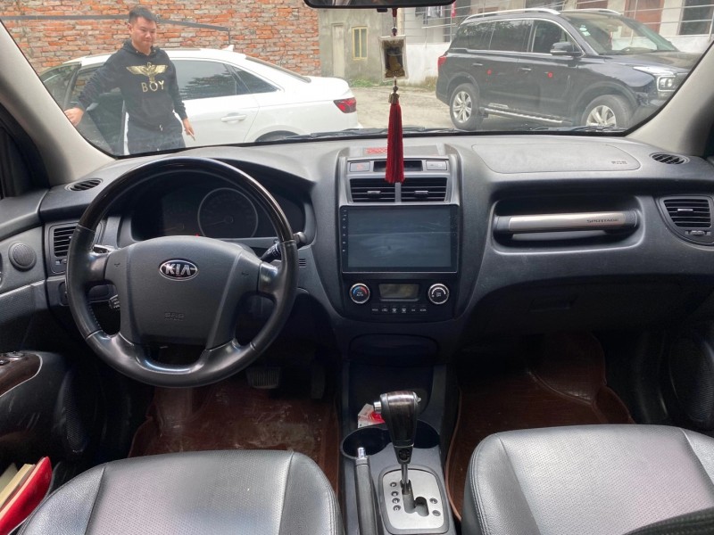 成都13年起亚狮跑5