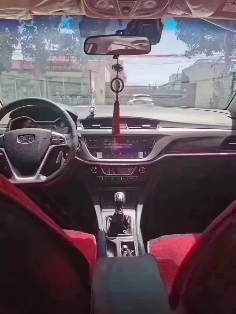 保定17年吉利帝豪2