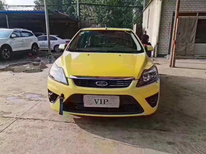 保定13年福特福克斯8