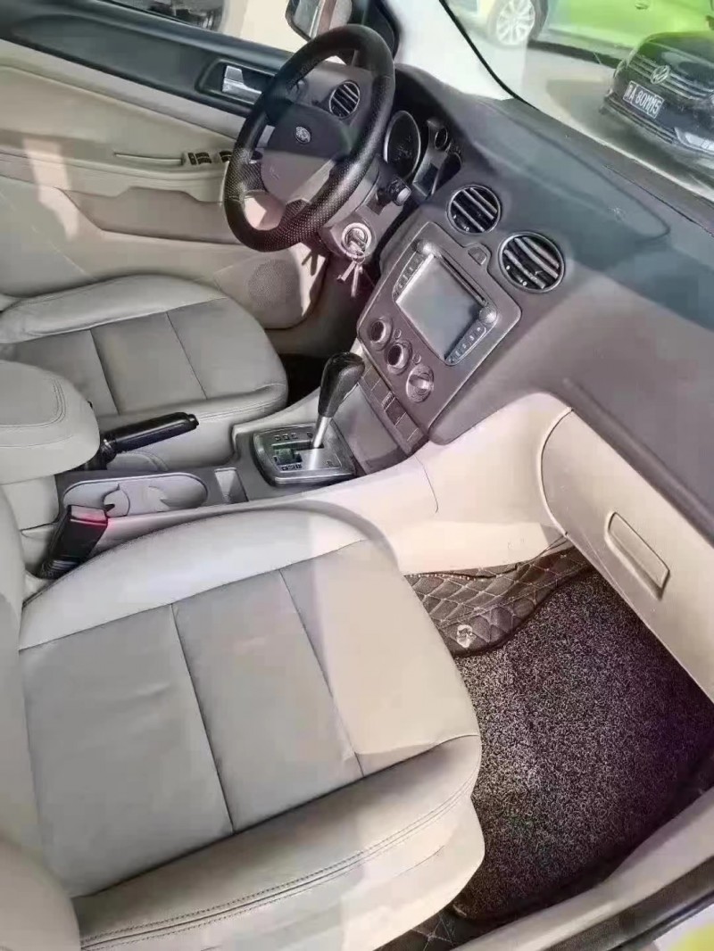 保定13年福特福克斯2