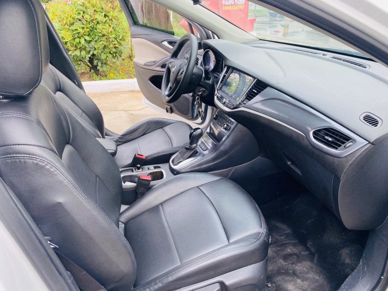 徐州16年别克威朗2