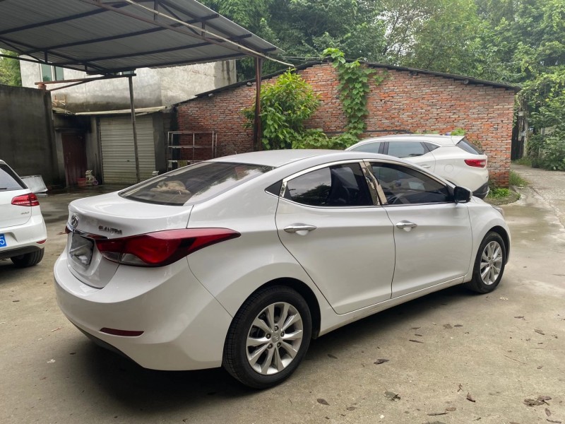 成都17年现代朗动7