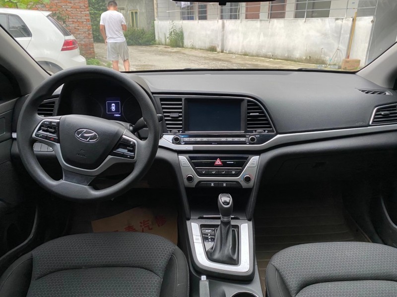 成都16年现代领动5