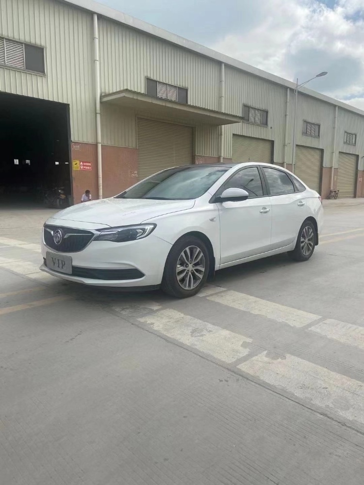 东莞19年别克英朗3