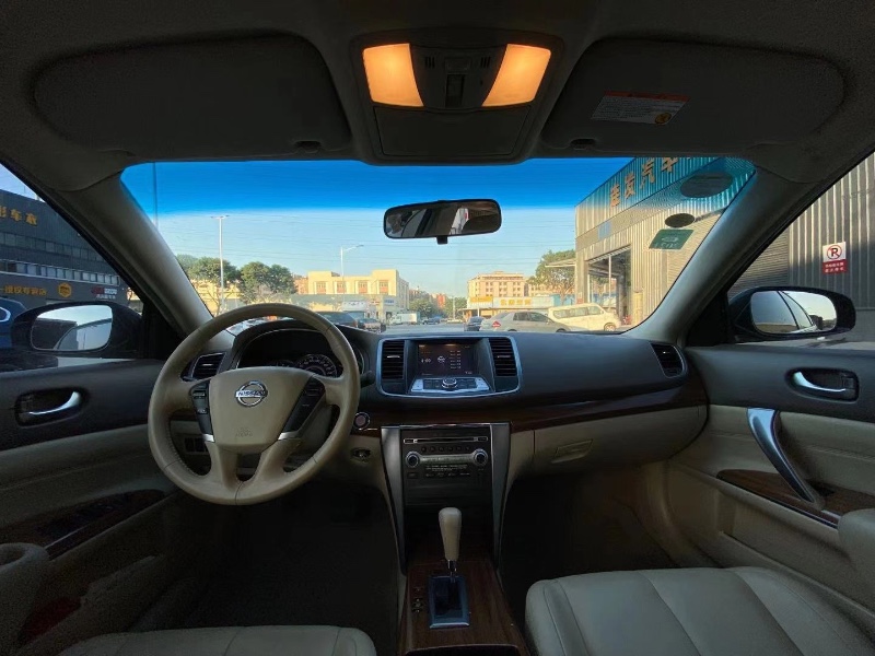 东莞12年日产天籁5