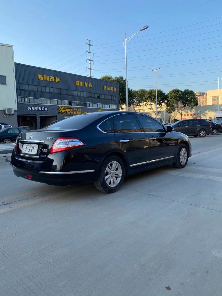 东莞12年日产天籁2