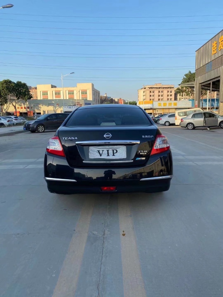 东莞12年日产天籁3