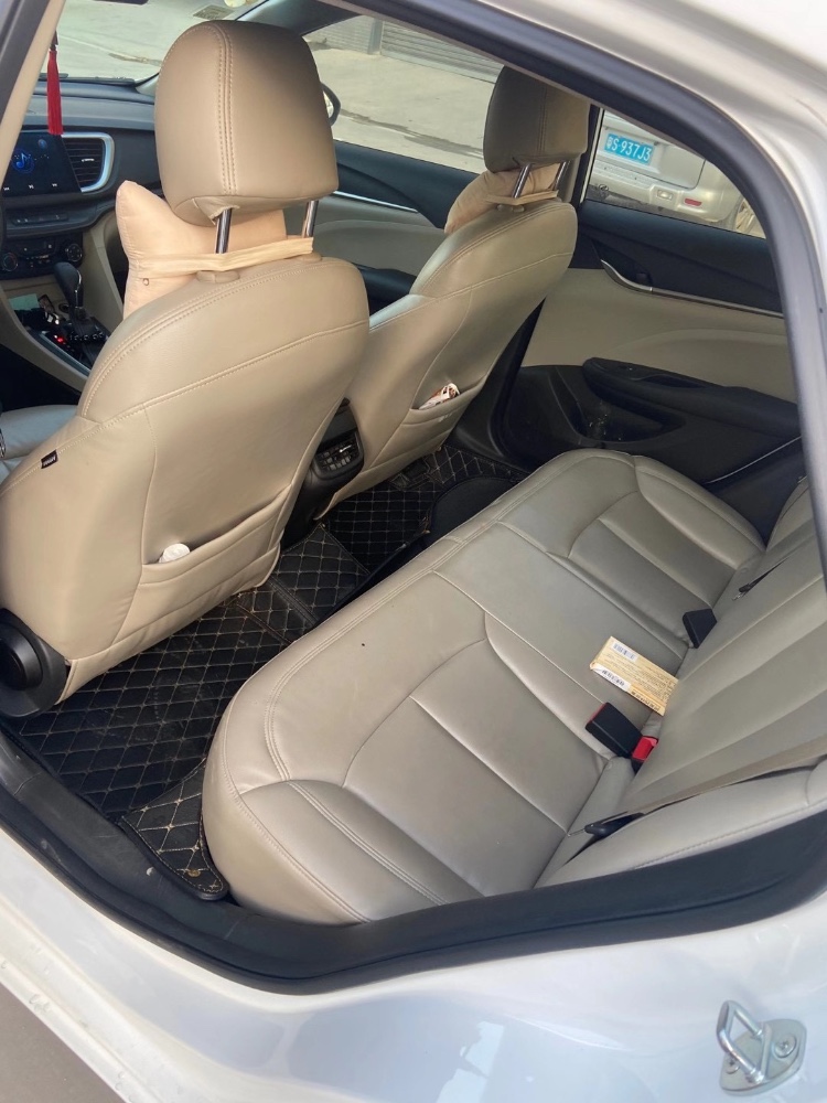 东莞18年别克英朗3