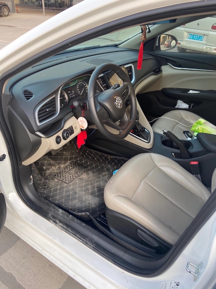 东莞18年别克英朗2