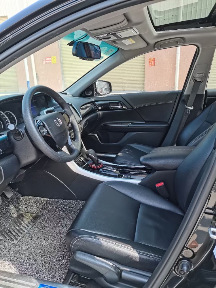 东莞16年本田雅阁4