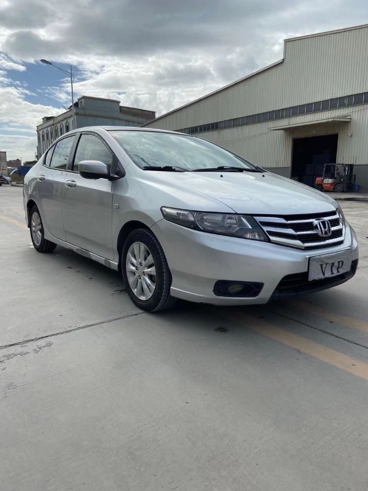 东莞12年本田锋范2