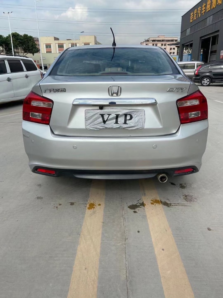 东莞12年本田锋范8