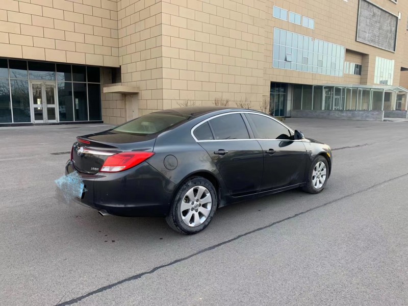 济宁13年别克君威4