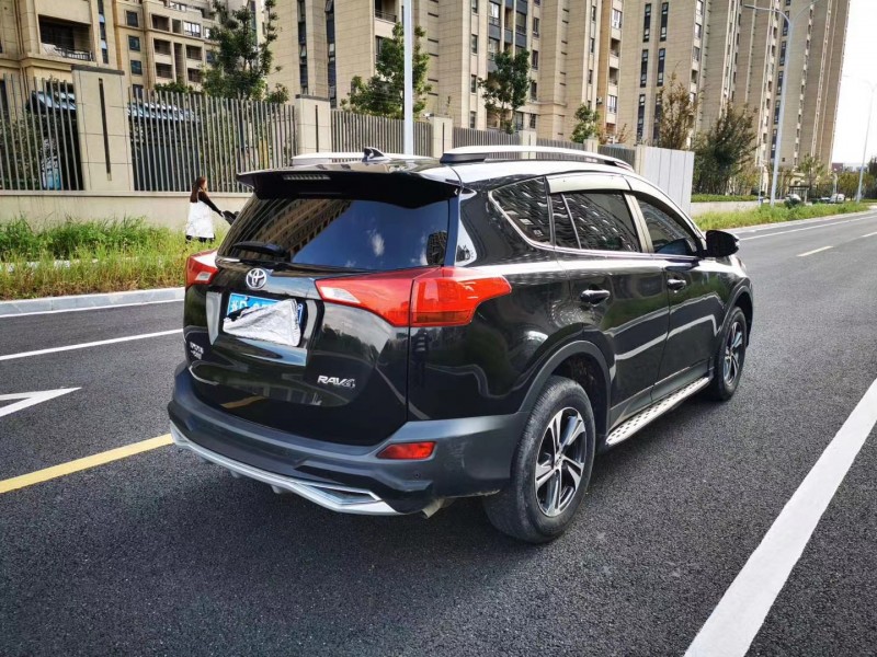 蘇州16年豐田RAV4榮放9